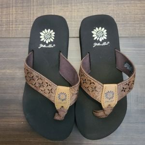 girls yellow box flip flops